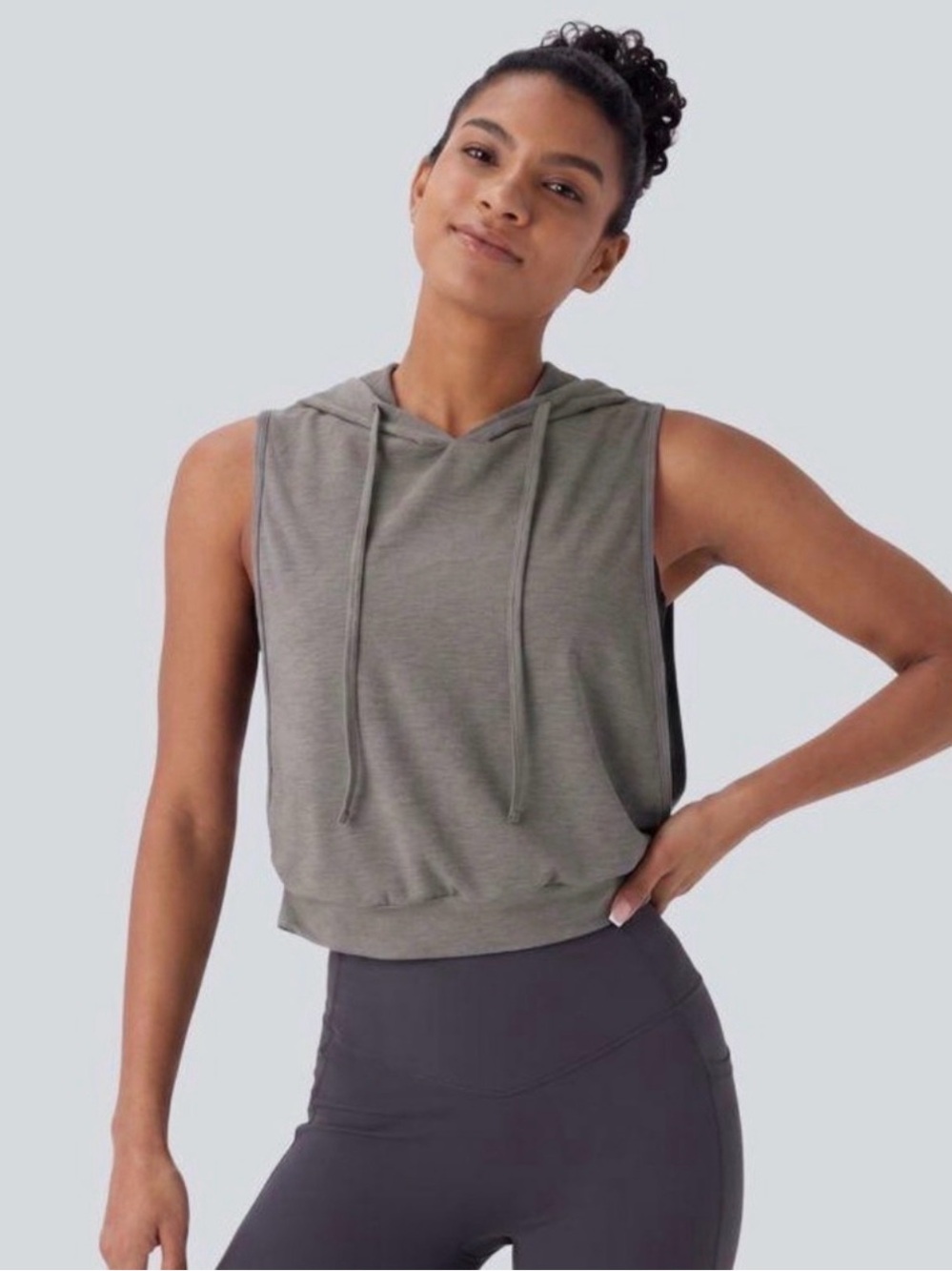 Halara Hooded Drawstring Sleeveless Cropped Running Tank Top size medium.